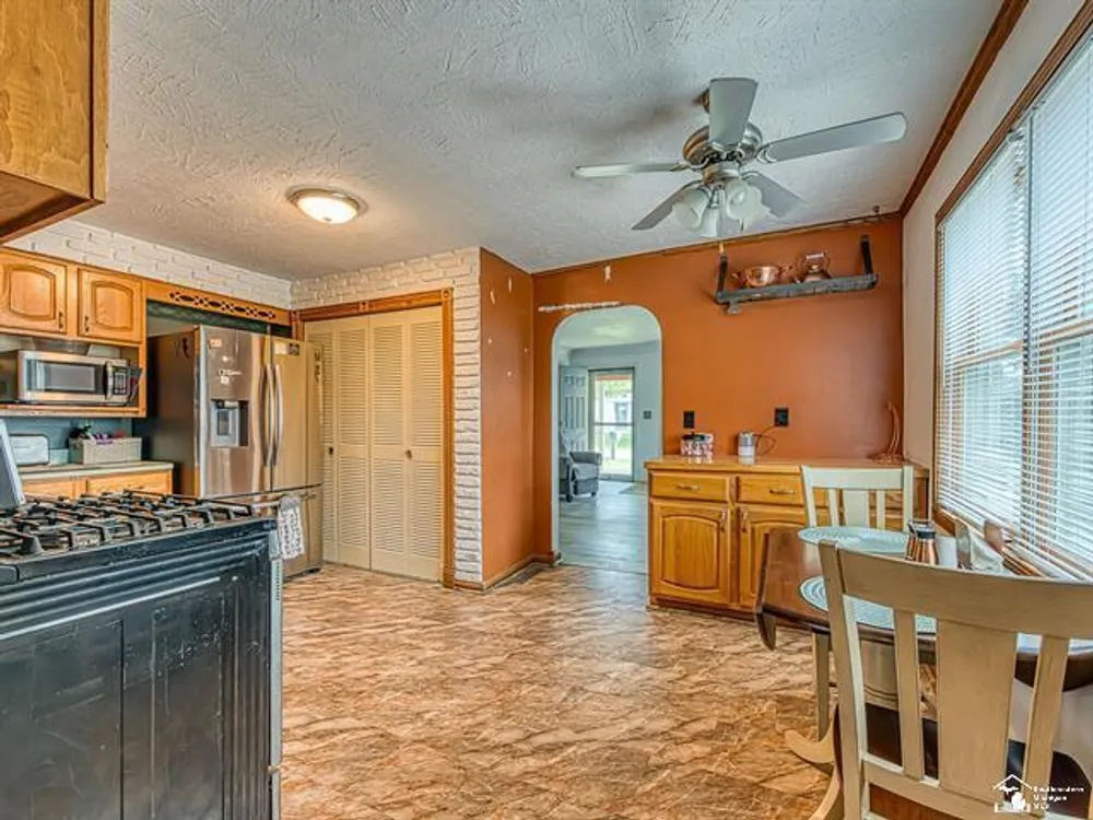 1423 Sunset Blvd, Monroe, MI 48162