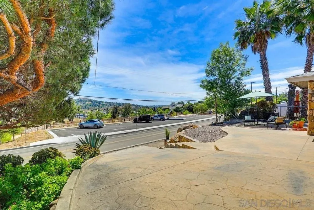 9832 Estrella Dr, Spring Valley, CA 91977
