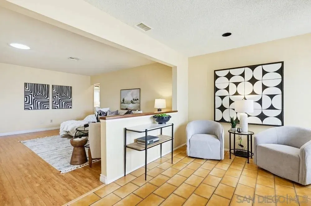 9832 Estrella Dr, Spring Valley, CA 91977