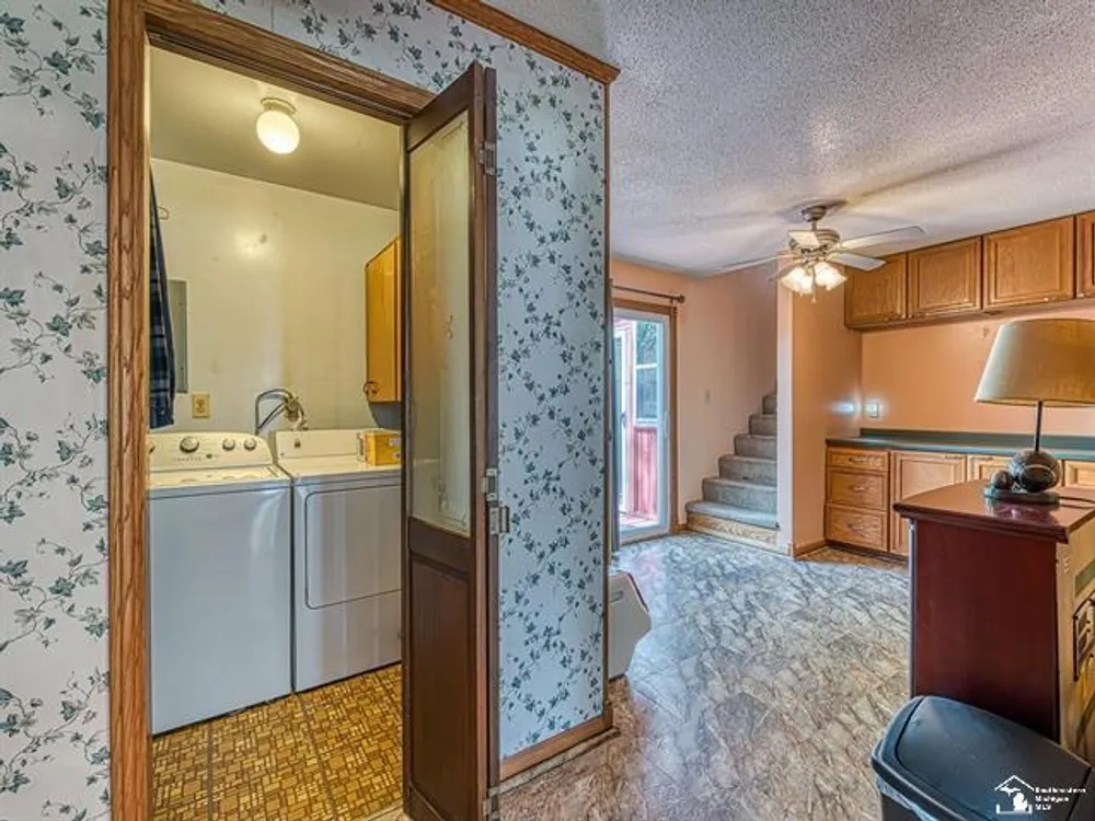 1423 Sunset Blvd, Monroe, MI 48162