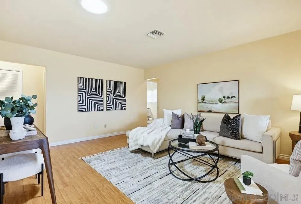 9832 Estrella Dr, Spring Valley, CA 91977