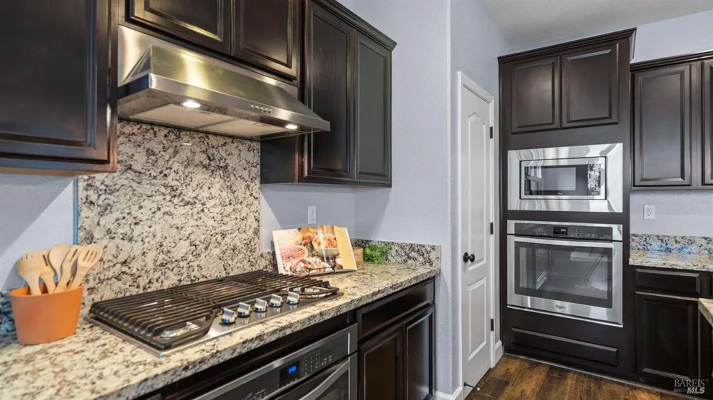 8018 Kenai Ct, Vacaville, CA 95687