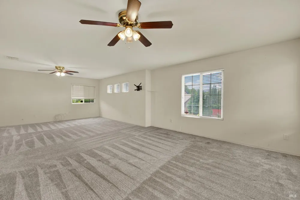 943 Fallsgrove Way, Vacaville, CA 95687