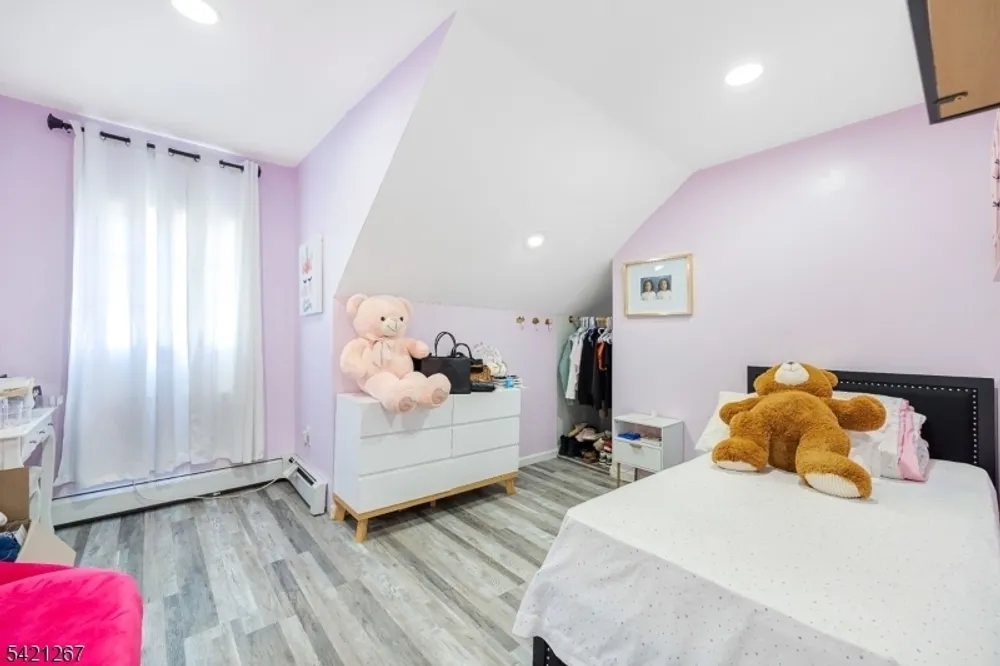 335 N 9th St, Prospect Park, NJ 07508
