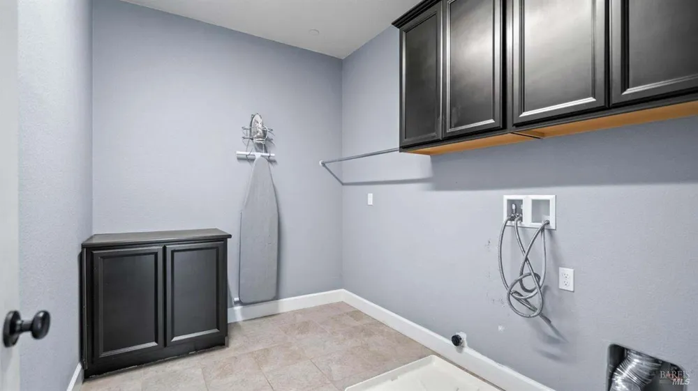 8018 Kenai Ct, Vacaville, CA 95687
