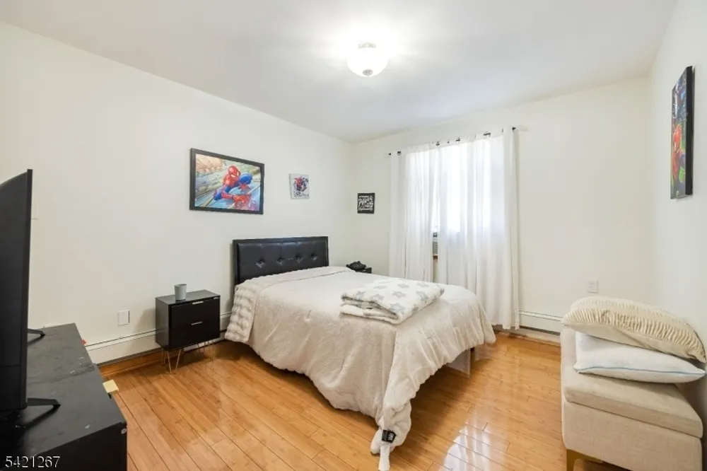 335 N 9th St, Prospect Park, NJ 07508