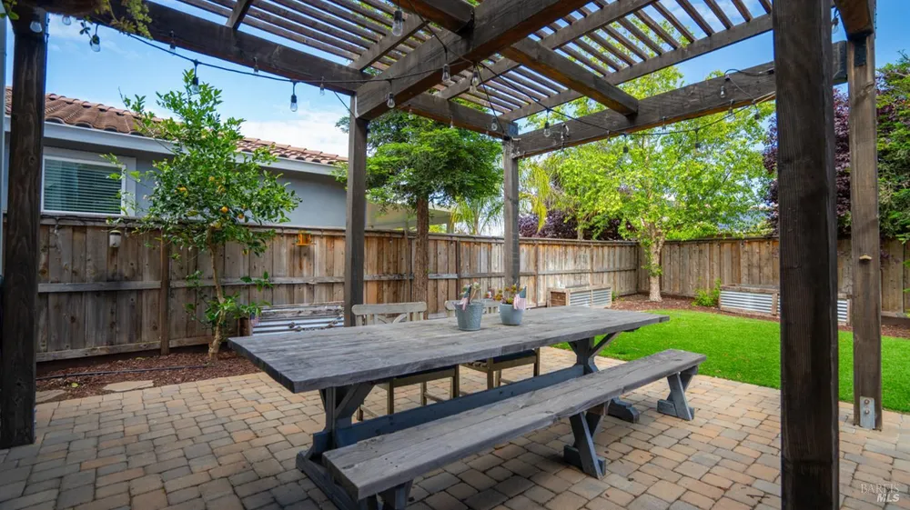 8018 Kenai Ct, Vacaville, CA 95687