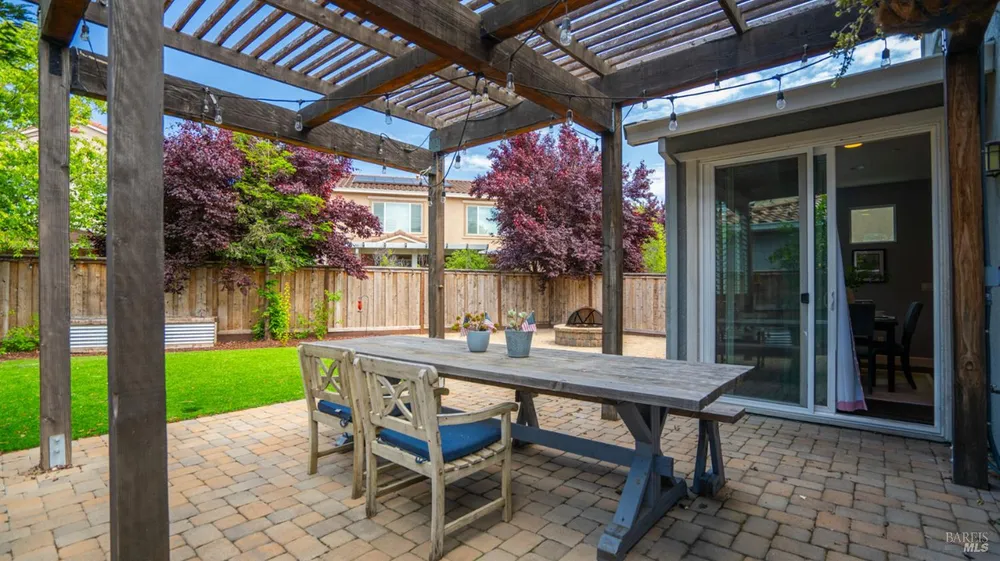 8018 Kenai Ct, Vacaville, CA 95687