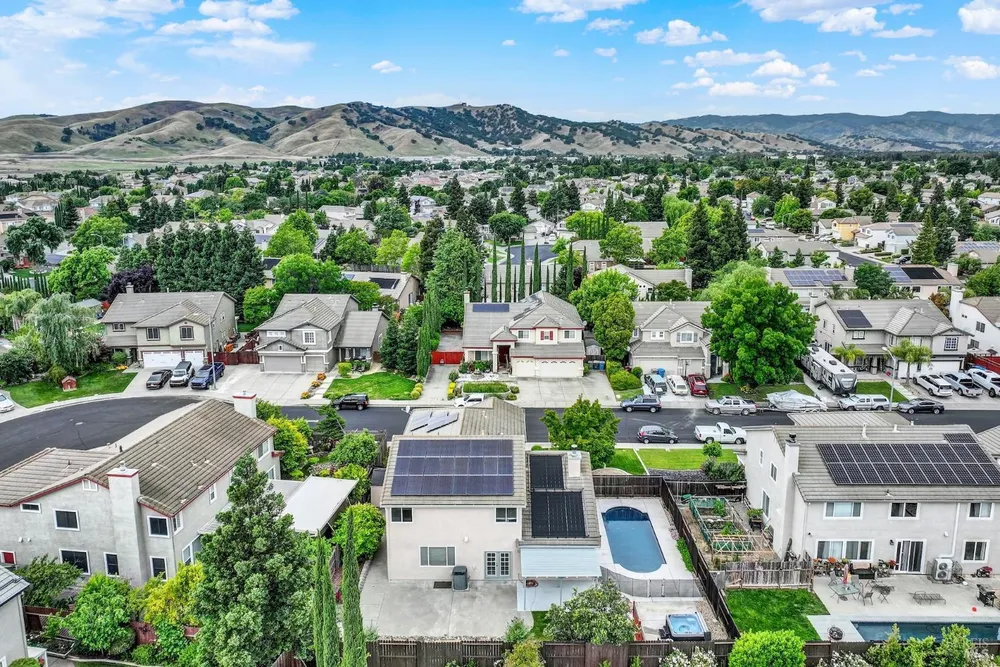 943 Fallsgrove Way, Vacaville, CA 95687