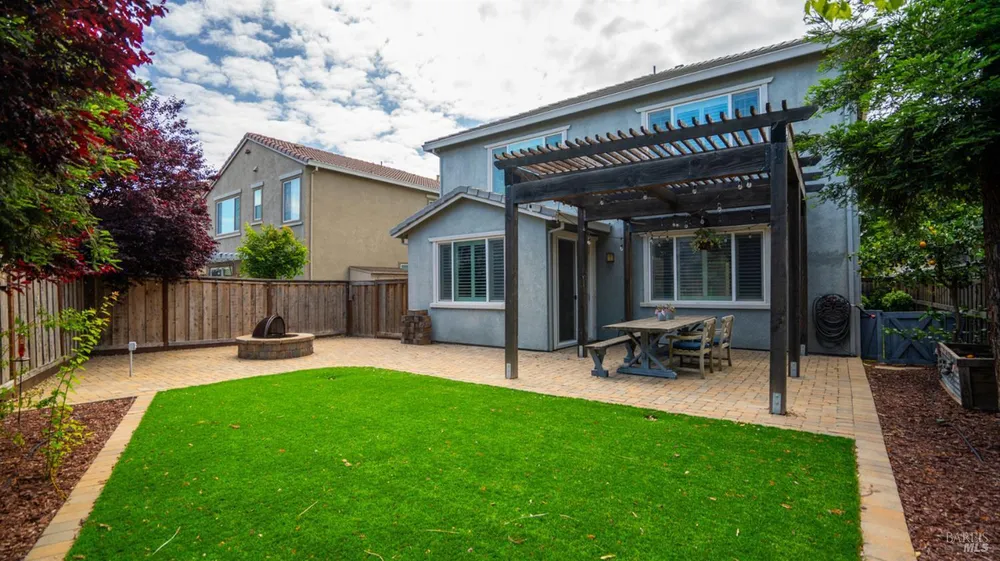 8018 Kenai Ct, Vacaville, CA 95687