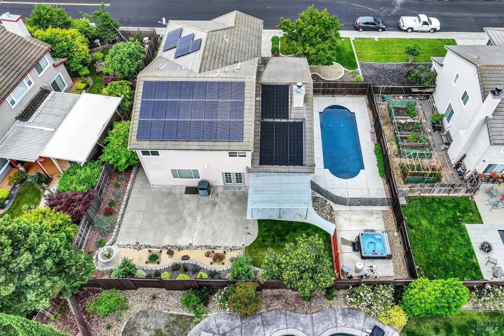 943 Fallsgrove Way, Vacaville, CA 95687