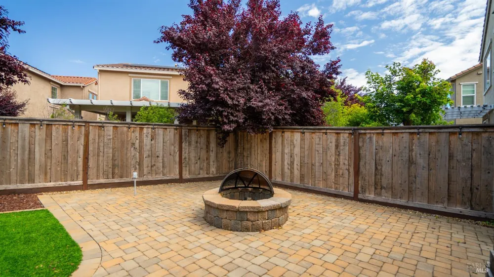 8018 Kenai Ct, Vacaville, CA 95687