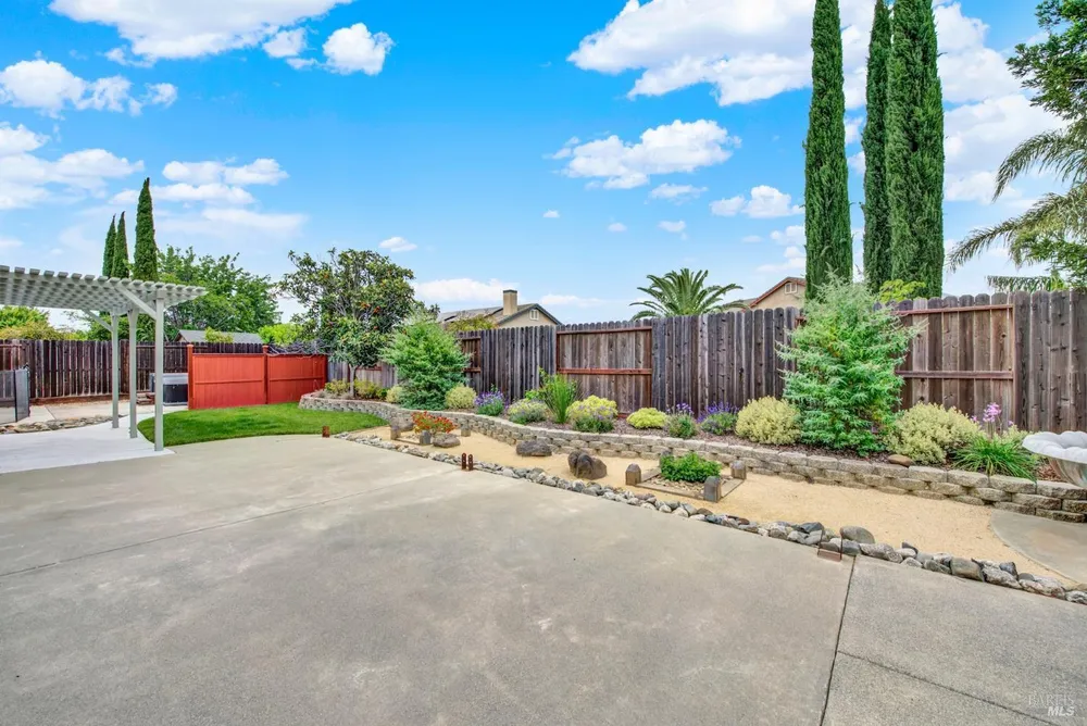 943 Fallsgrove Way, Vacaville, CA 95687