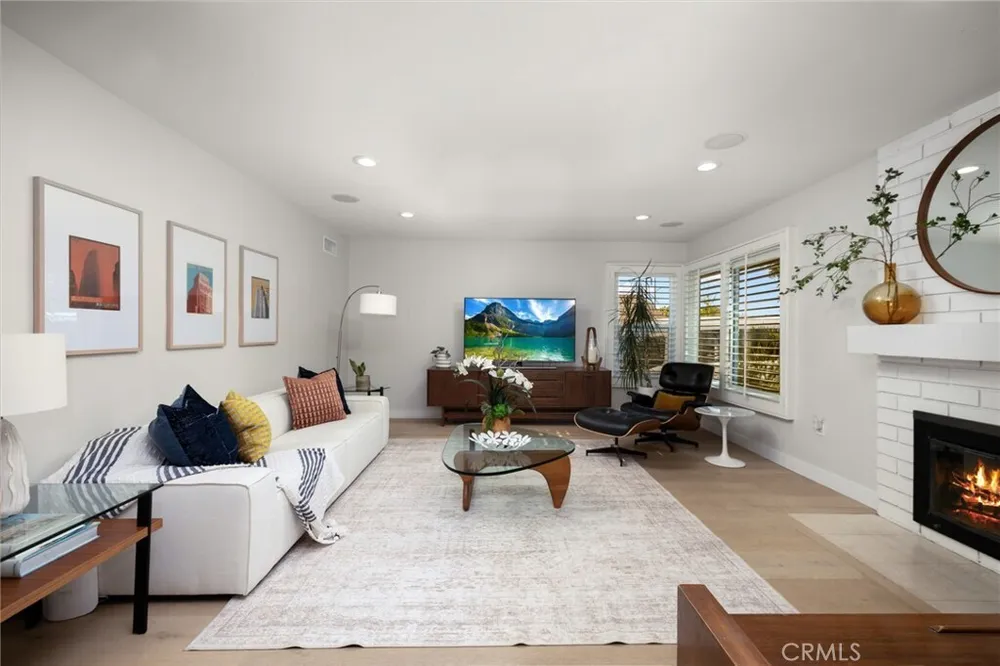 348 N Mountain Ave, Monrovia, CA 91016