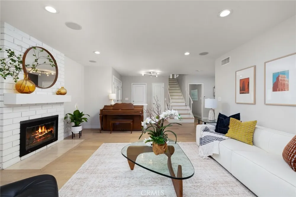 348 N Mountain Ave, Monrovia, CA 91016
