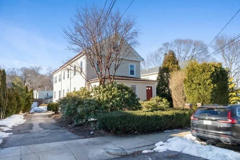47 Dighton St, Boston, MA 02135