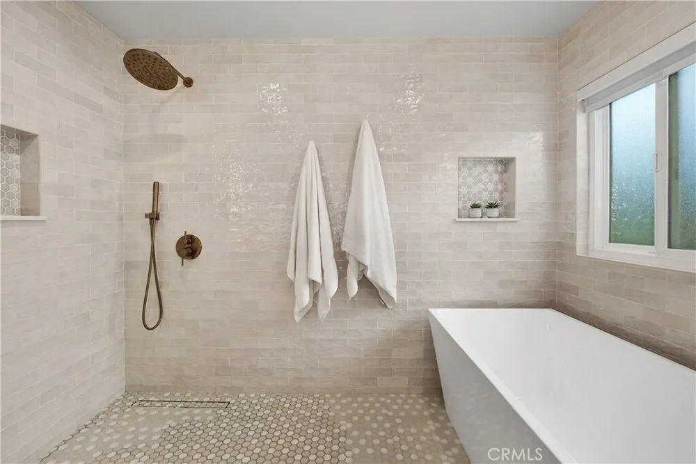 27022 Mariscal Ln, Mission Viejo, CA 92691