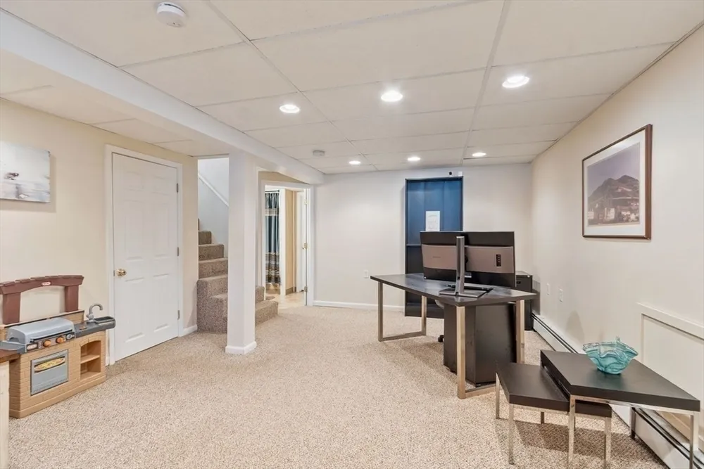 1 Anderson St, Peabody, MA 01960