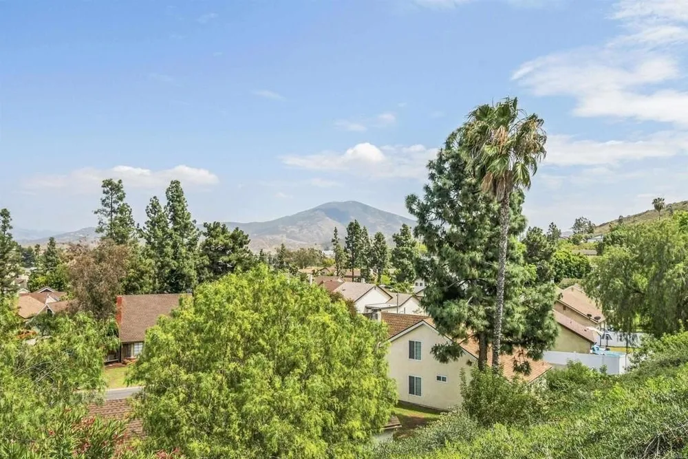 2611 Ledgetop Pl, Spring Valley, CA 91977