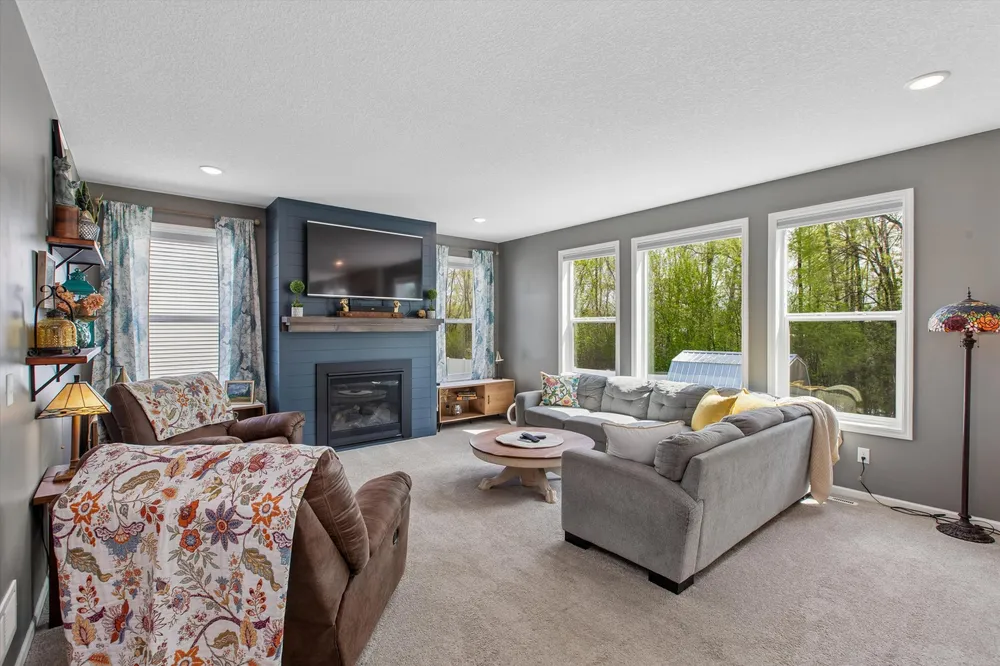 5590 Upper 179th St W, Lakeville, MN 55044