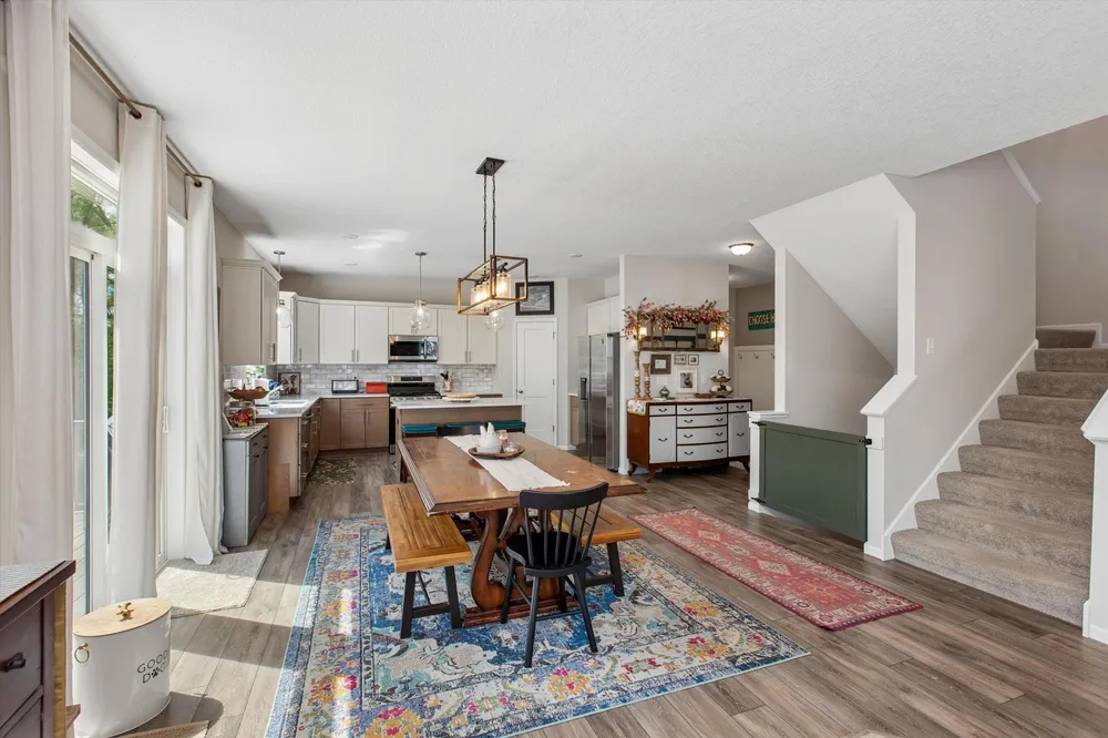 5590 Upper 179th St W, Lakeville, MN 55044