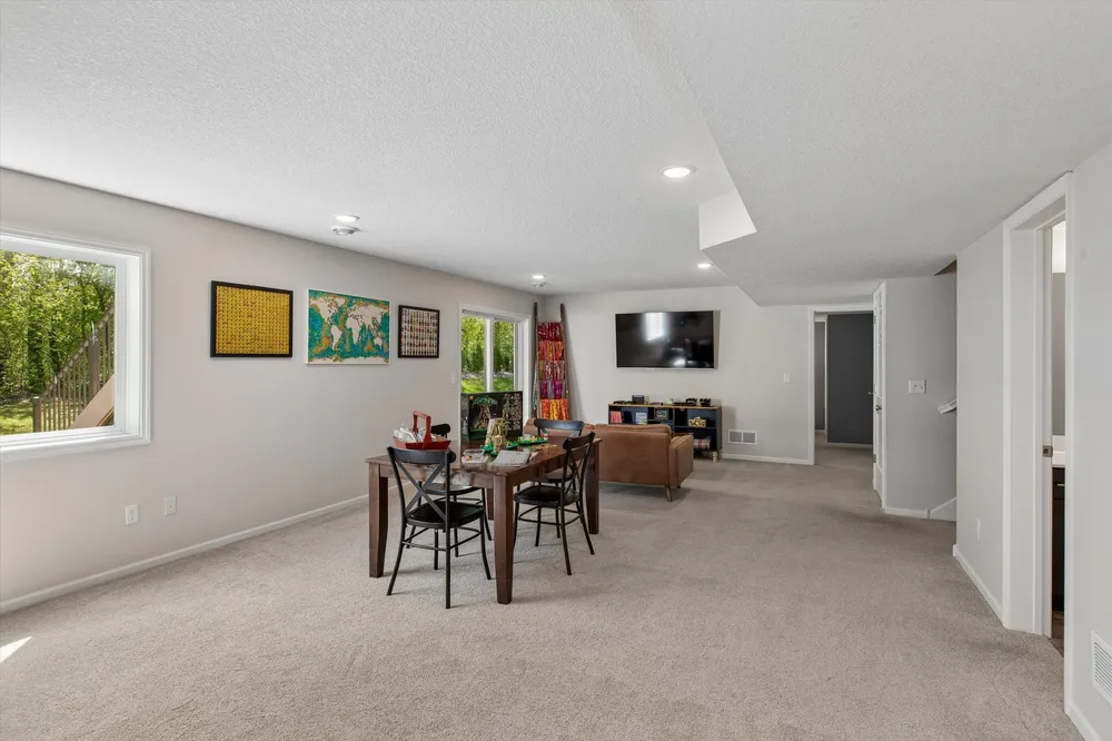 5590 Upper 179th St W, Lakeville, MN 55044