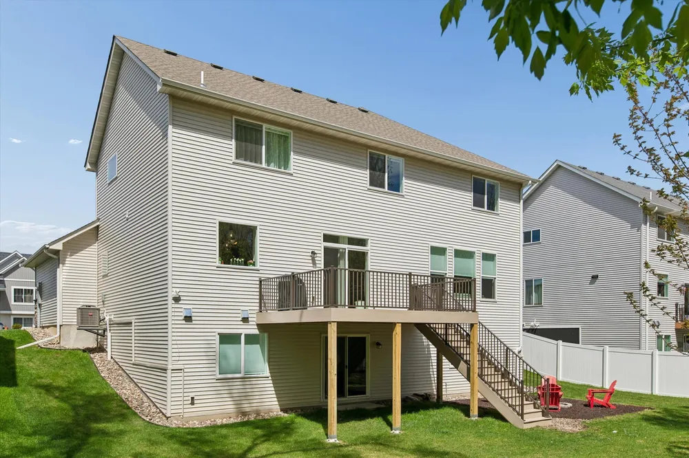 5590 Upper 179th St W, Lakeville, MN 55044