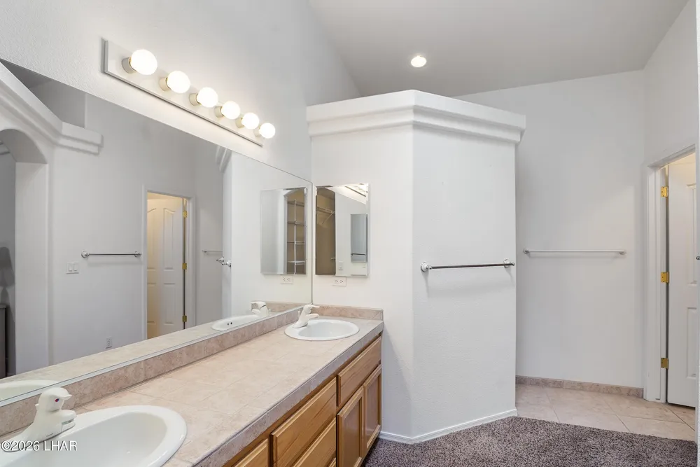 3021 Crater Dr, Lake Havasu City, AZ 86404