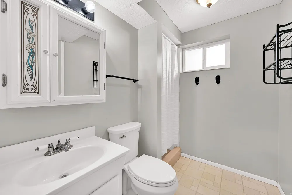 2101 N 700 W, Clinton, UT 84015