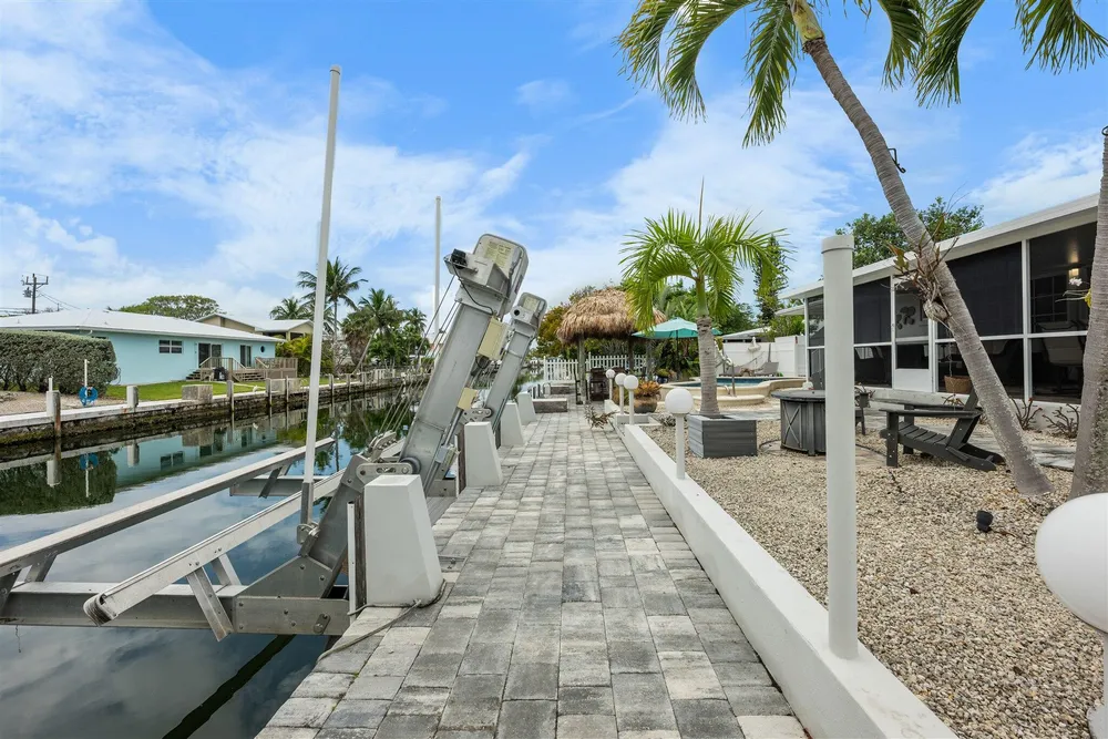 11295 3rd Avenue Gulf, Marathon, FL 33050