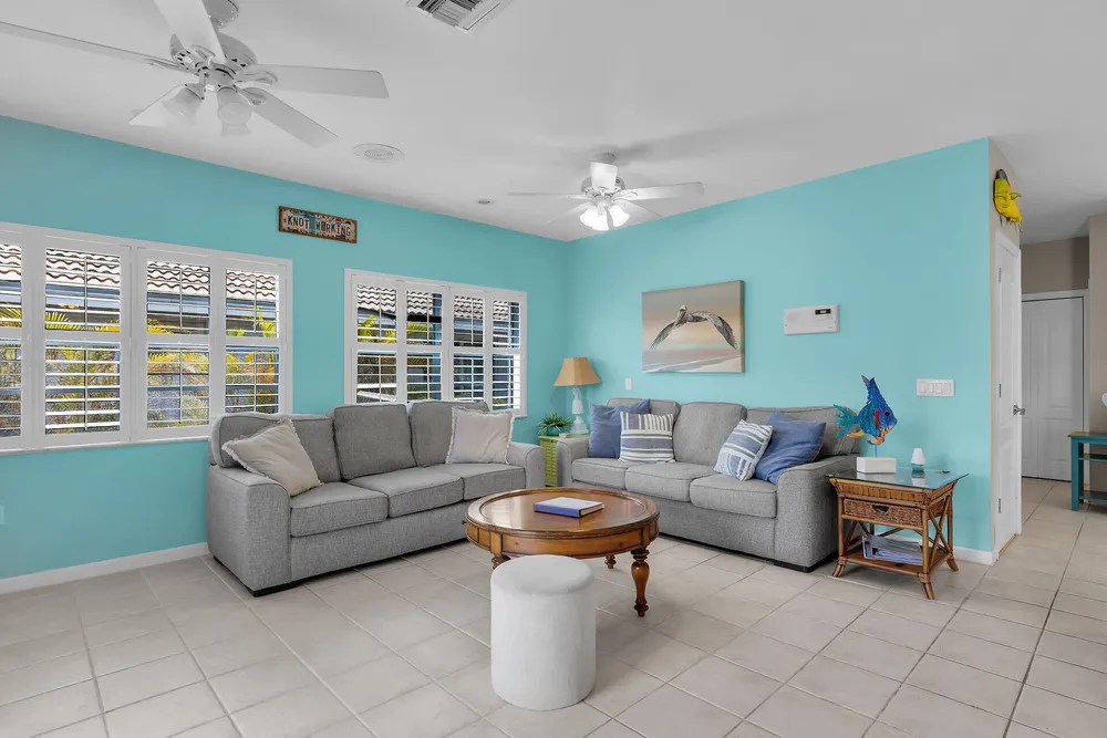180 9th St, Key Colony Beach, FL 33051