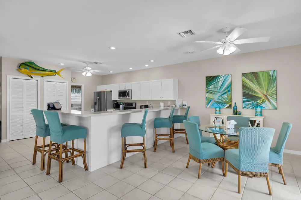 180 9th St, Key Colony Beach, FL 33051