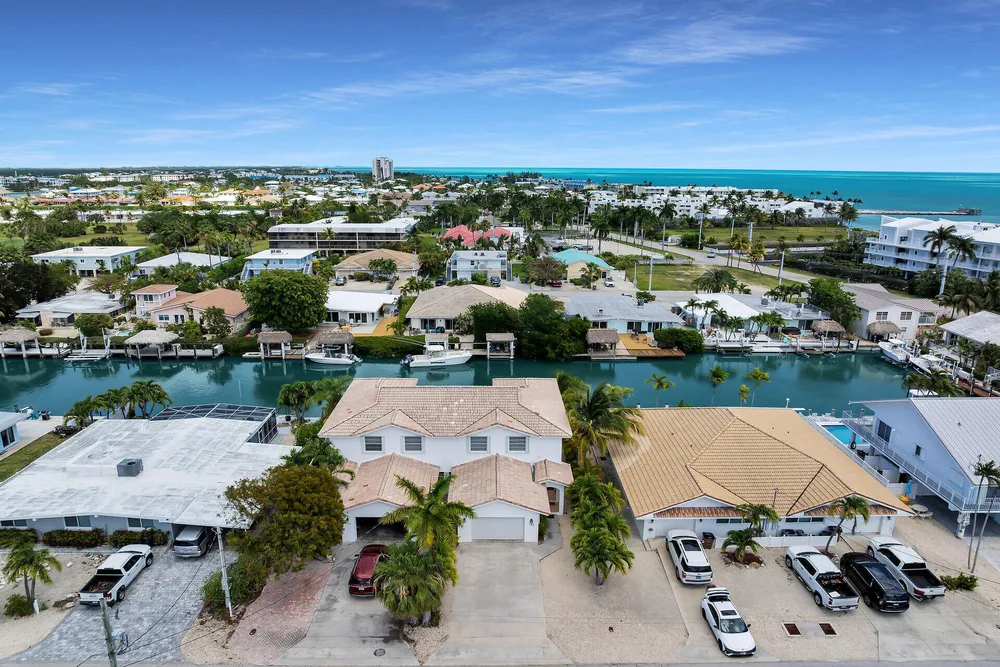 180 9th St, Key Colony Beach, FL 33051
