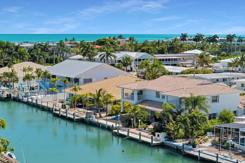 180 9th St, Key Colony Beach, FL 33051
