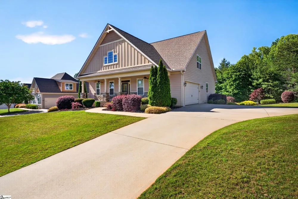 6 Setting Sun Ln, Travelers Rest, SC 29690