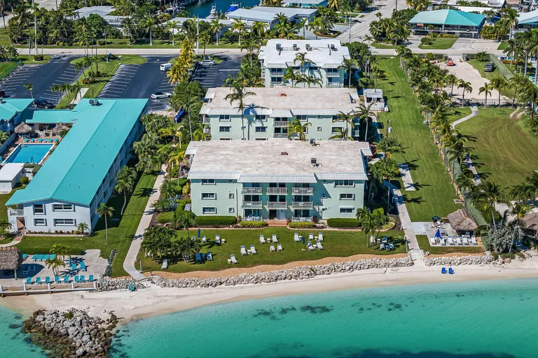 1101 W Ocean Dr, Key Colony Beach, FL 33051