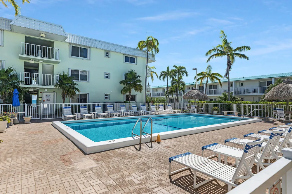 1101 W Ocean Dr, Key Colony Beach, FL 33051