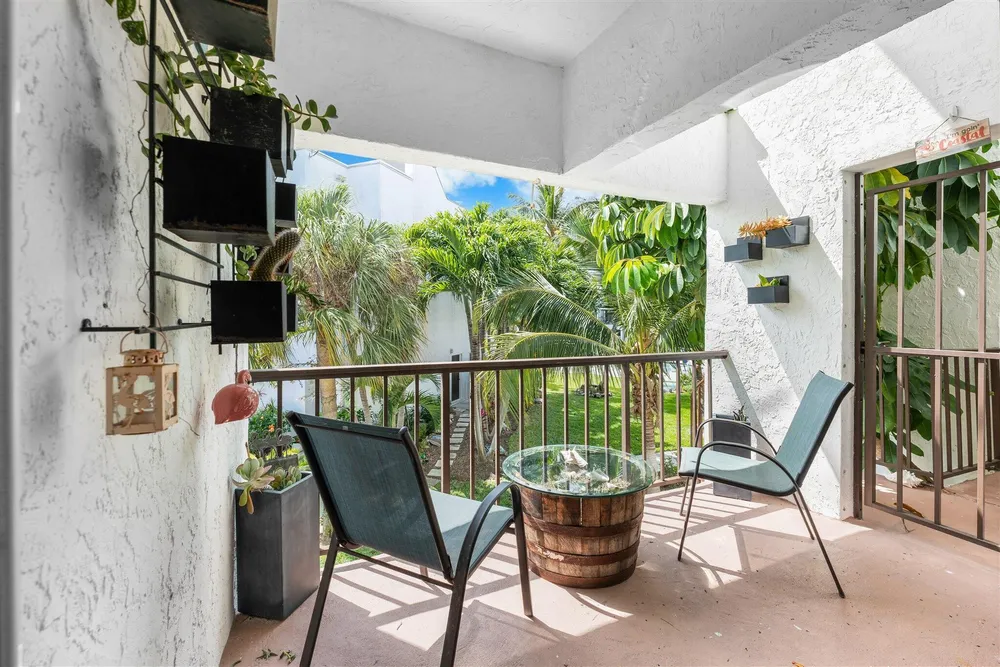601 W Ocean Dr, Key Colony Beach, FL 33051