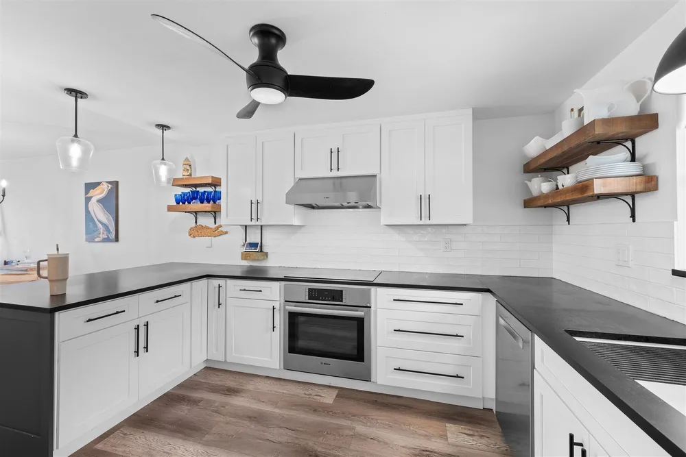 601 W Ocean Dr, Key Colony Beach, FL 33051