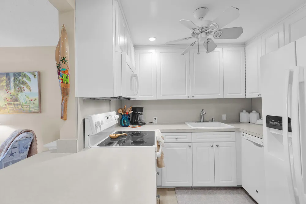 1101 W Ocean Dr, Key Colony Beach, FL 33051