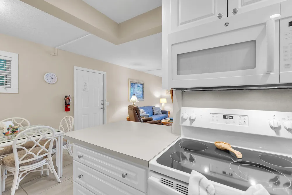 1101 W Ocean Dr, Key Colony Beach, FL 33051