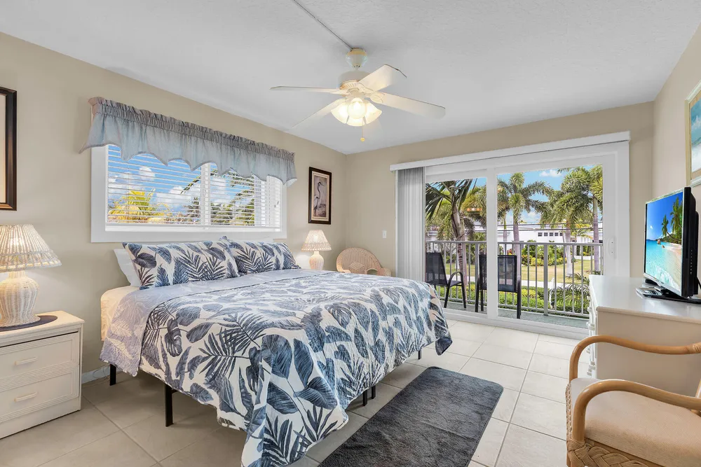 1101 W Ocean Dr, Key Colony Beach, FL 33051