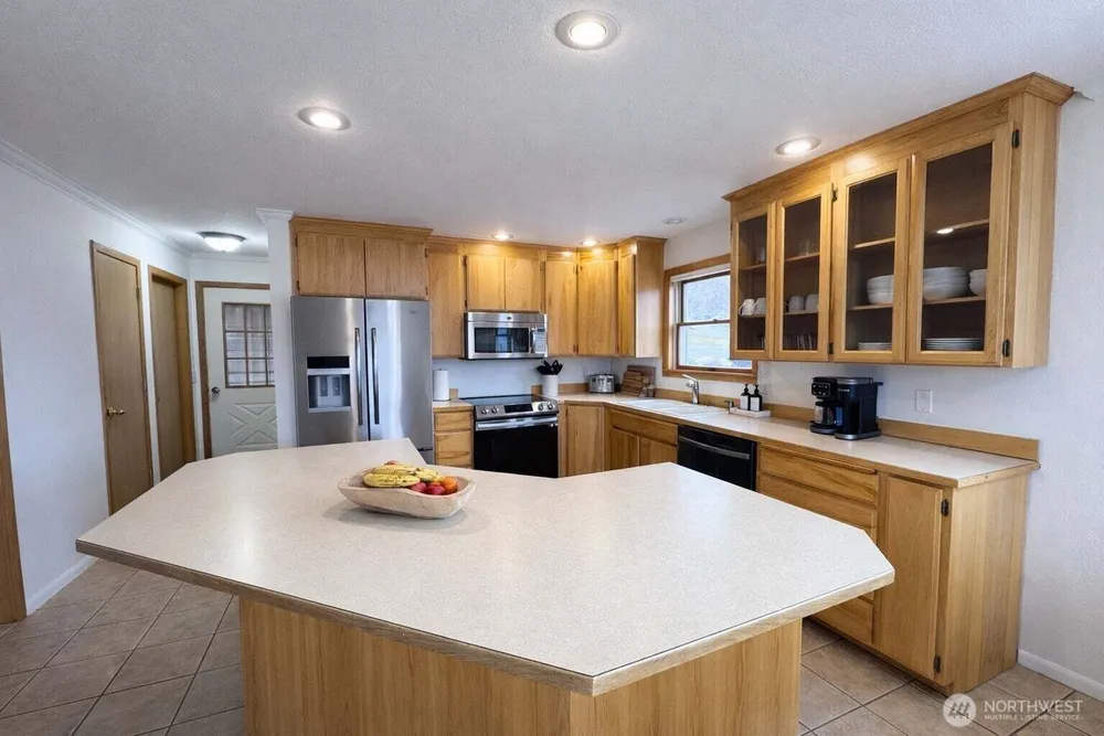 9 Rose St, Oroville, WA 98844
