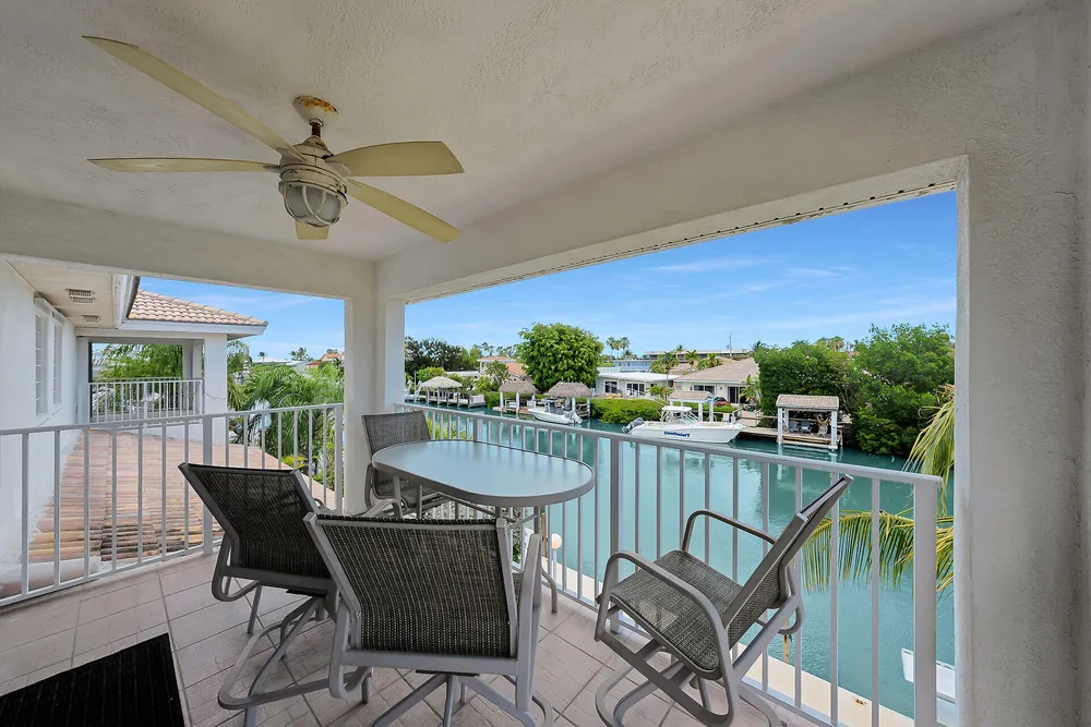 180 9th St, Key Colony Beach, FL 33051