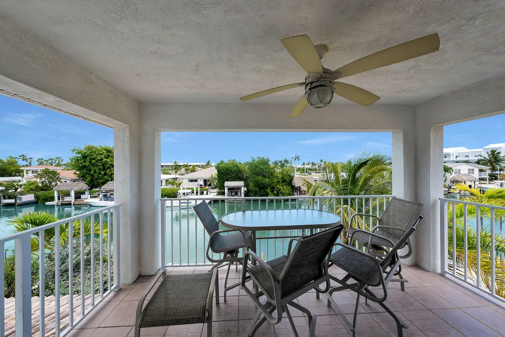 180 9th St, Key Colony Beach, FL 33051