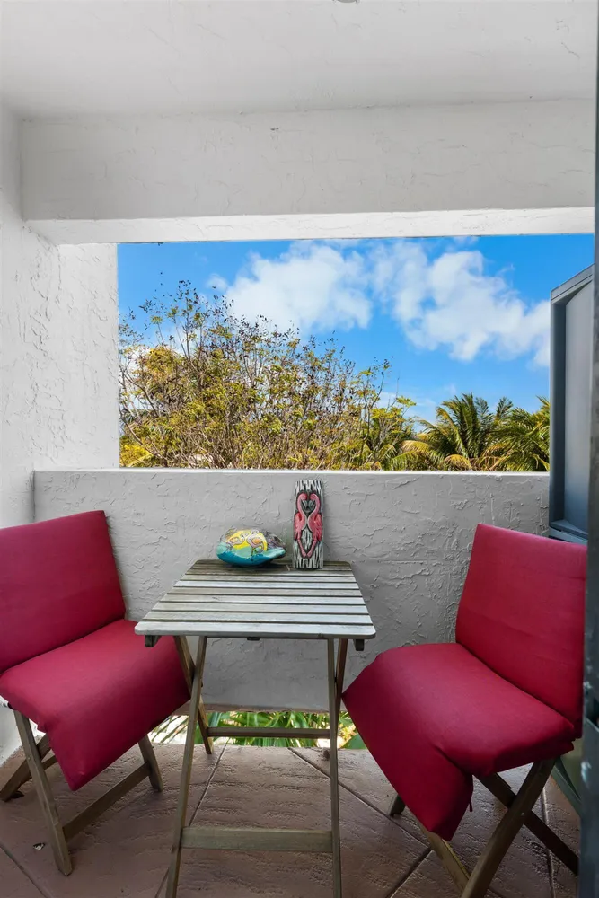601 W Ocean Dr, Key Colony Beach, FL 33051