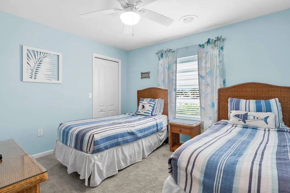 180 9th St, Key Colony Beach, FL 33051