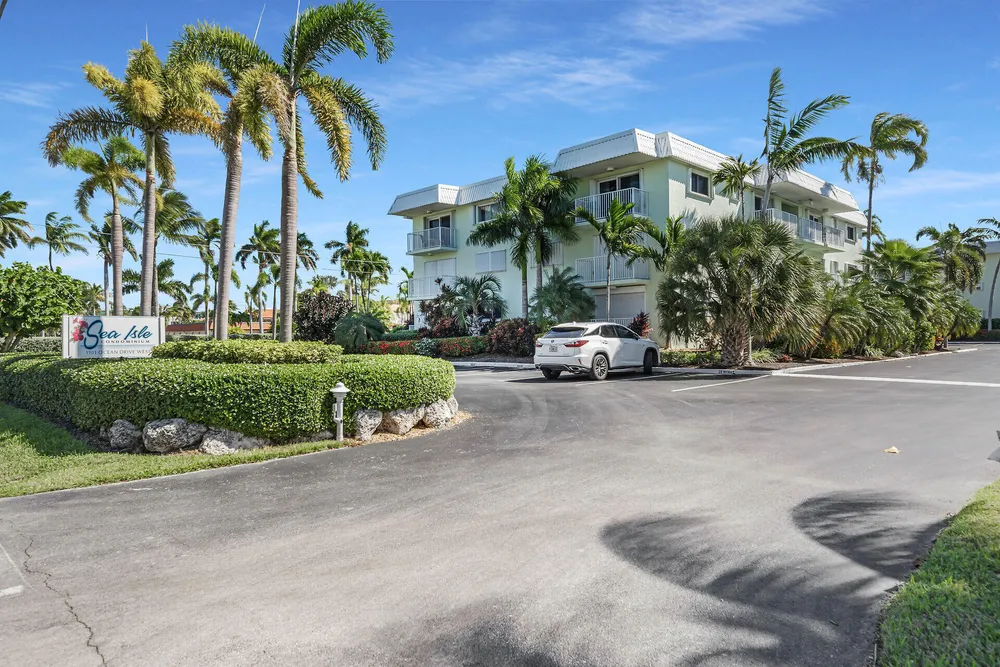 1101 W Ocean Dr, Key Colony Beach, FL 33051
