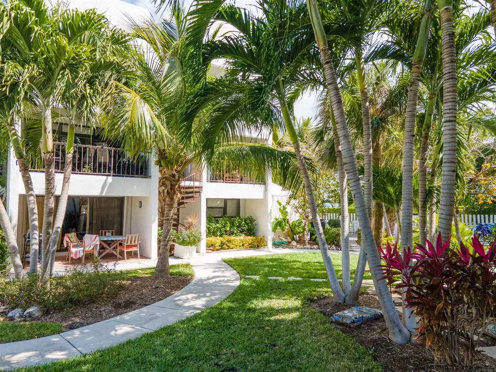601 W Ocean Dr, Key Colony Beach, FL 33051