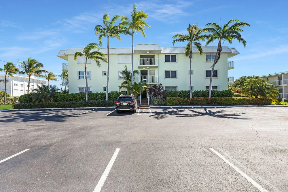 1101 W Ocean Dr, Key Colony Beach, FL 33051